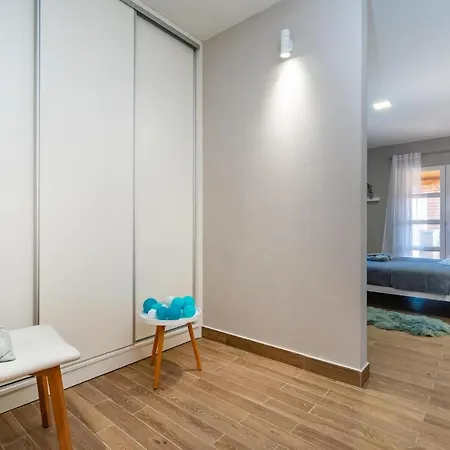 Vakantiehuis Nice In Lisicic W/ Outdoor Swimming Pool And 4 Bedrooms Lisicici